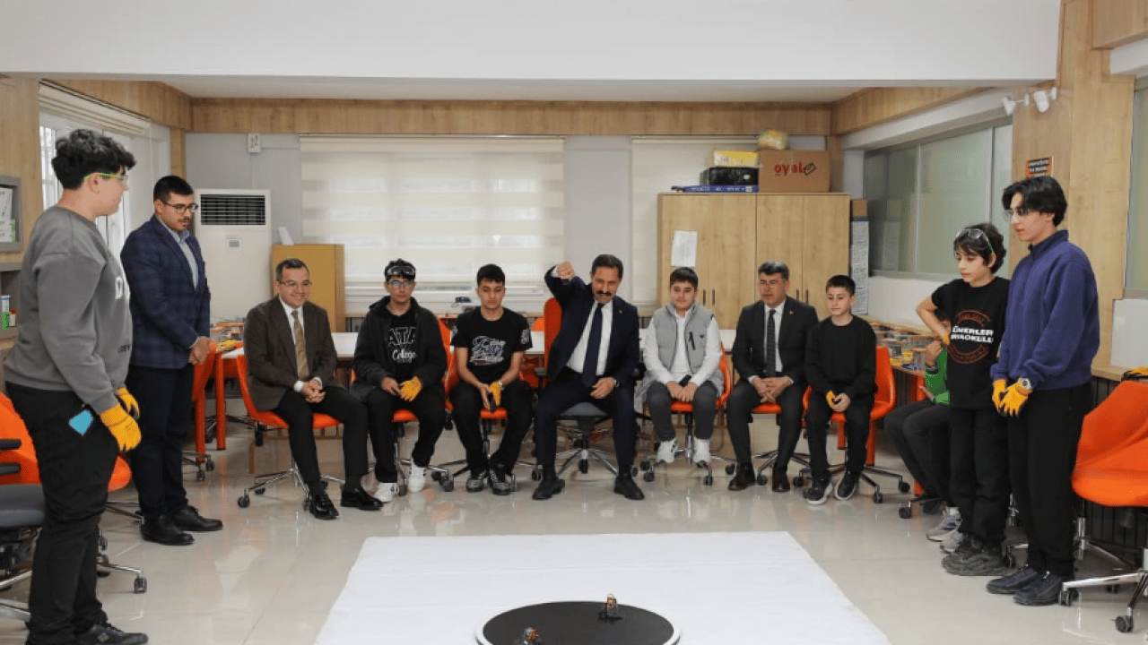 Foto - Depremzede gençlerden teknoloji devrimi: 4 bin kişilik dev kadro yarışmaya hazır