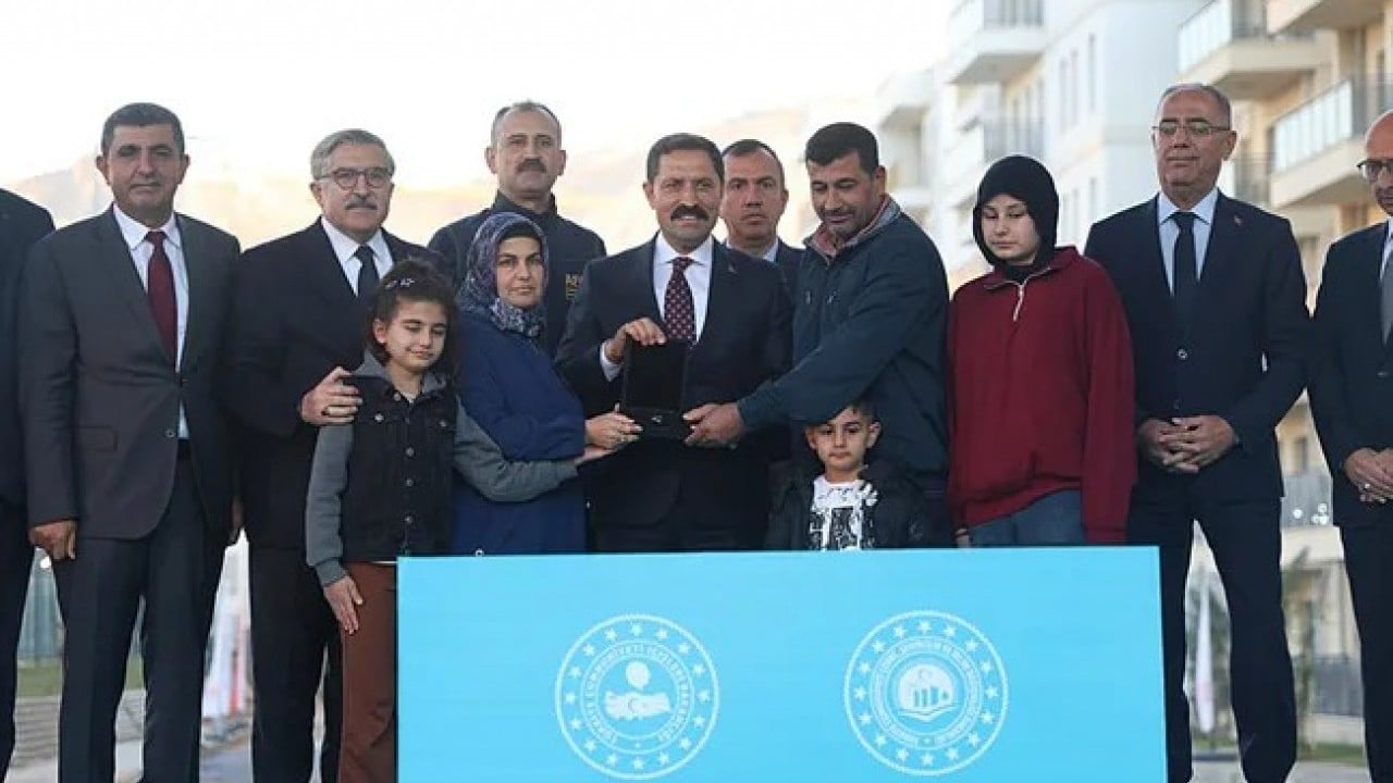 Foto - Depremzede vatandaş evine kavuştu! "Hayallerimizin ötesinde"