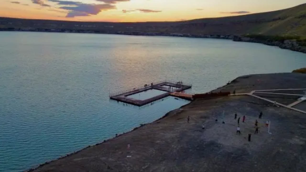 Foto - Derinliği tam 300 metre: Sıcaklara dayanamayan oraya koşuyor!