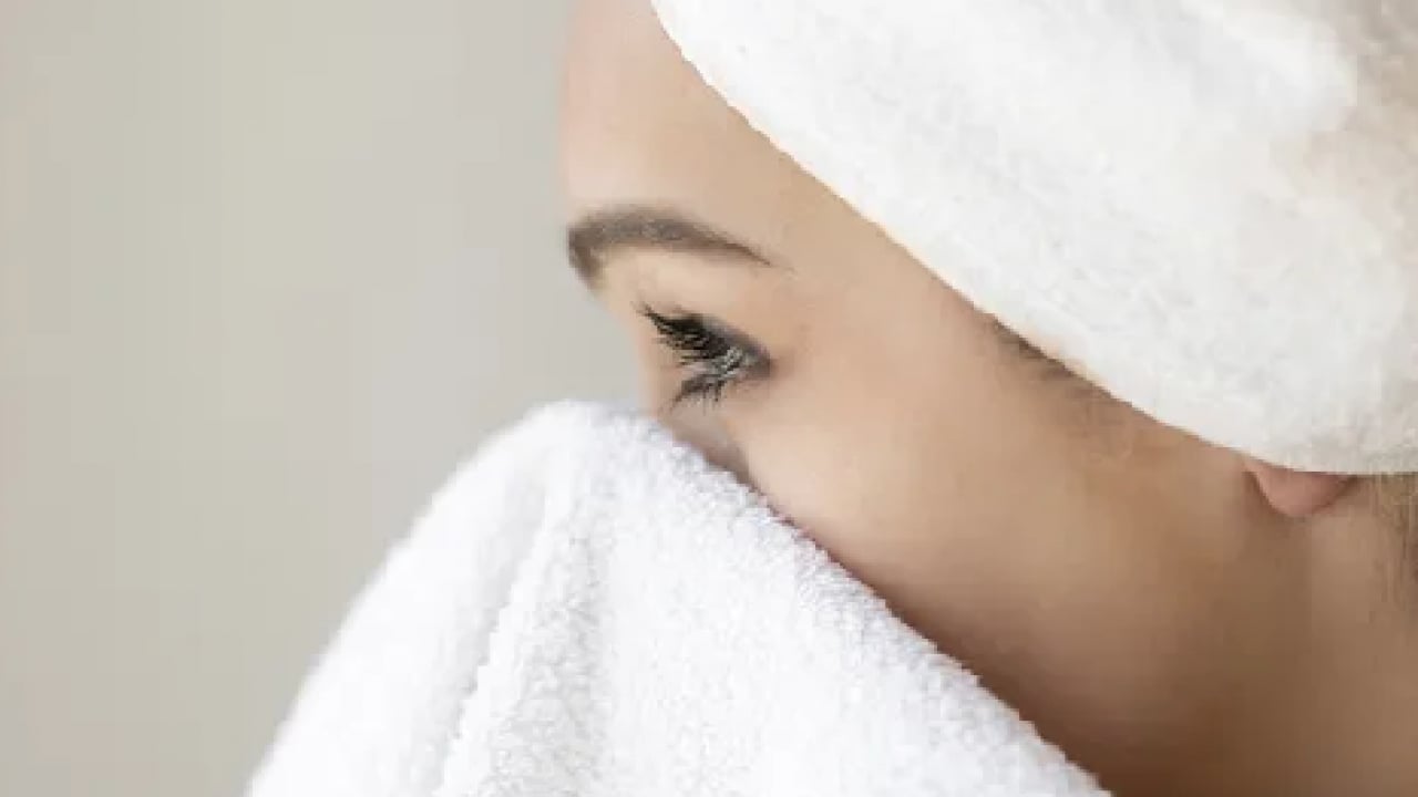 Foto - Dermatologlar tek bir seste birleşiyor: Cildinizdeki sivilcelerin gizli sebebi banyonuzda saklı!