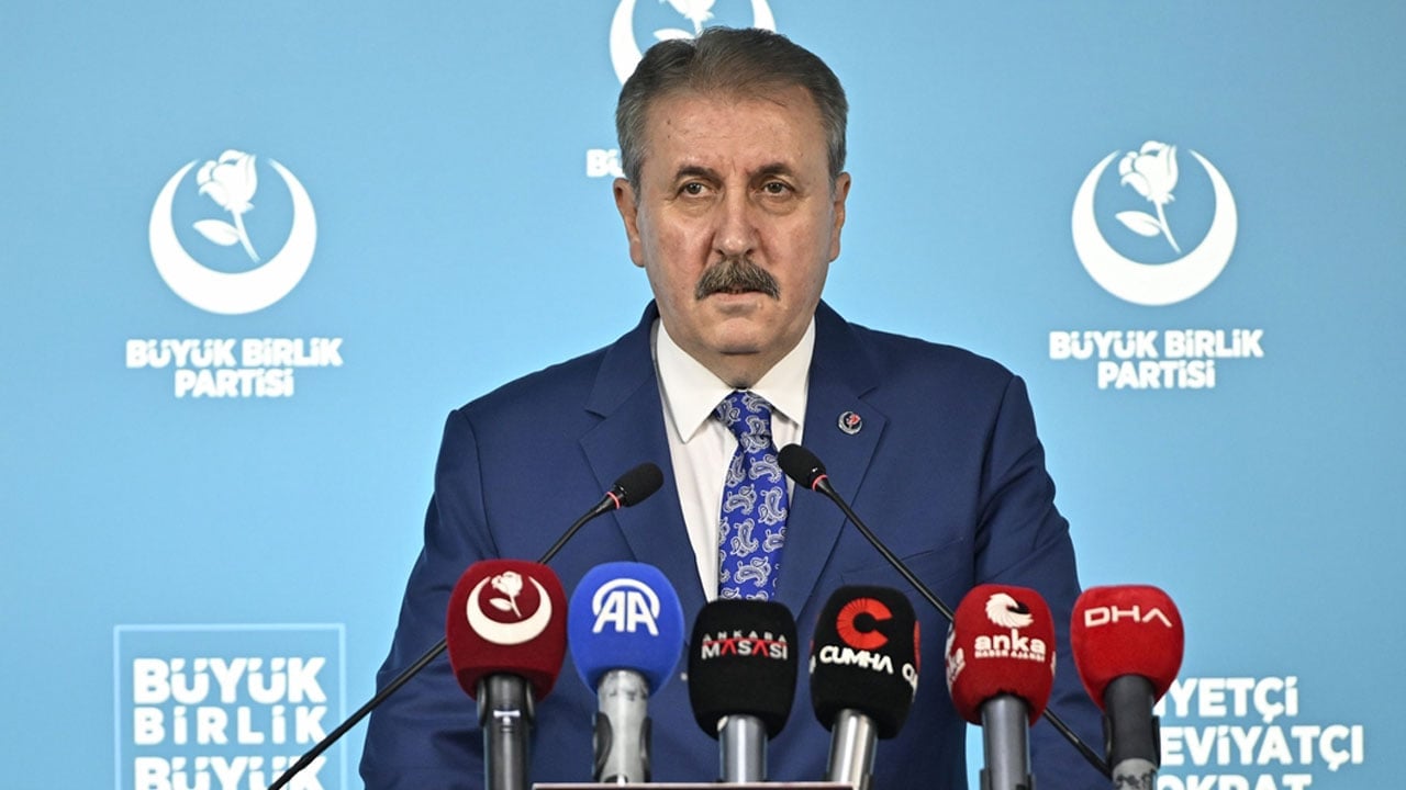 Foto - Destici: Dilini tutmayanın dili susturulur! Mizah konusu yapacağın bir şey kalmadı da sıra Kur'an-ı Kerim'e mi geldi hadsiz