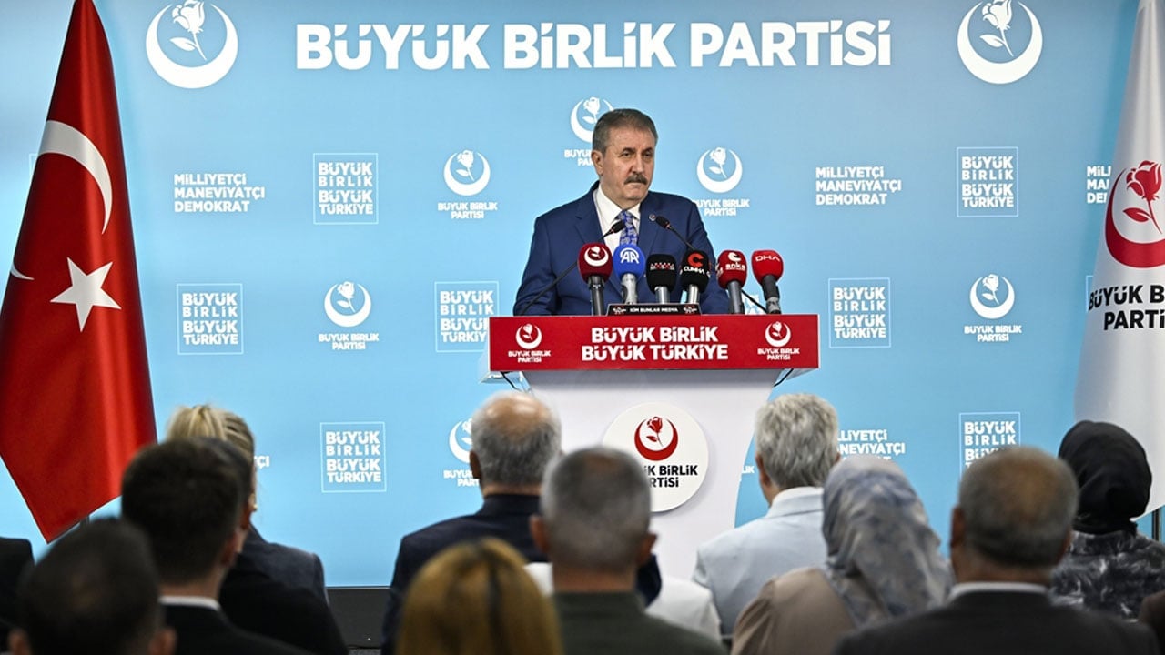 Foto - Destici: Dilini tutmayanın dili susturulur! Mizah konusu yapacağın bir şey kalmadı da sıra Kur'an-ı Kerim'e mi geldi hadsiz