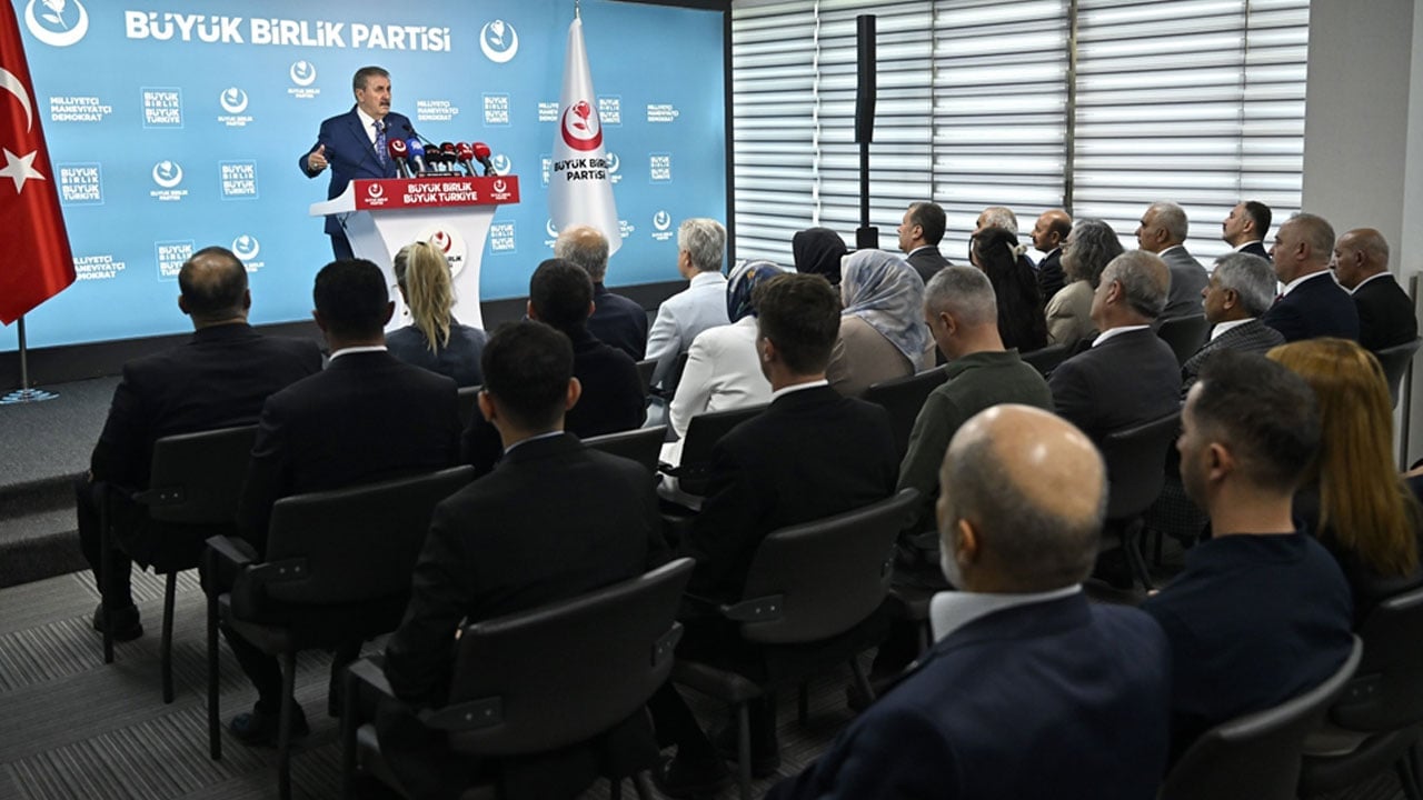 Foto - Destici: Dilini tutmayanın dili susturulur! Mizah konusu yapacağın bir şey kalmadı da sıra Kur'an-ı Kerim'e mi geldi hadsiz