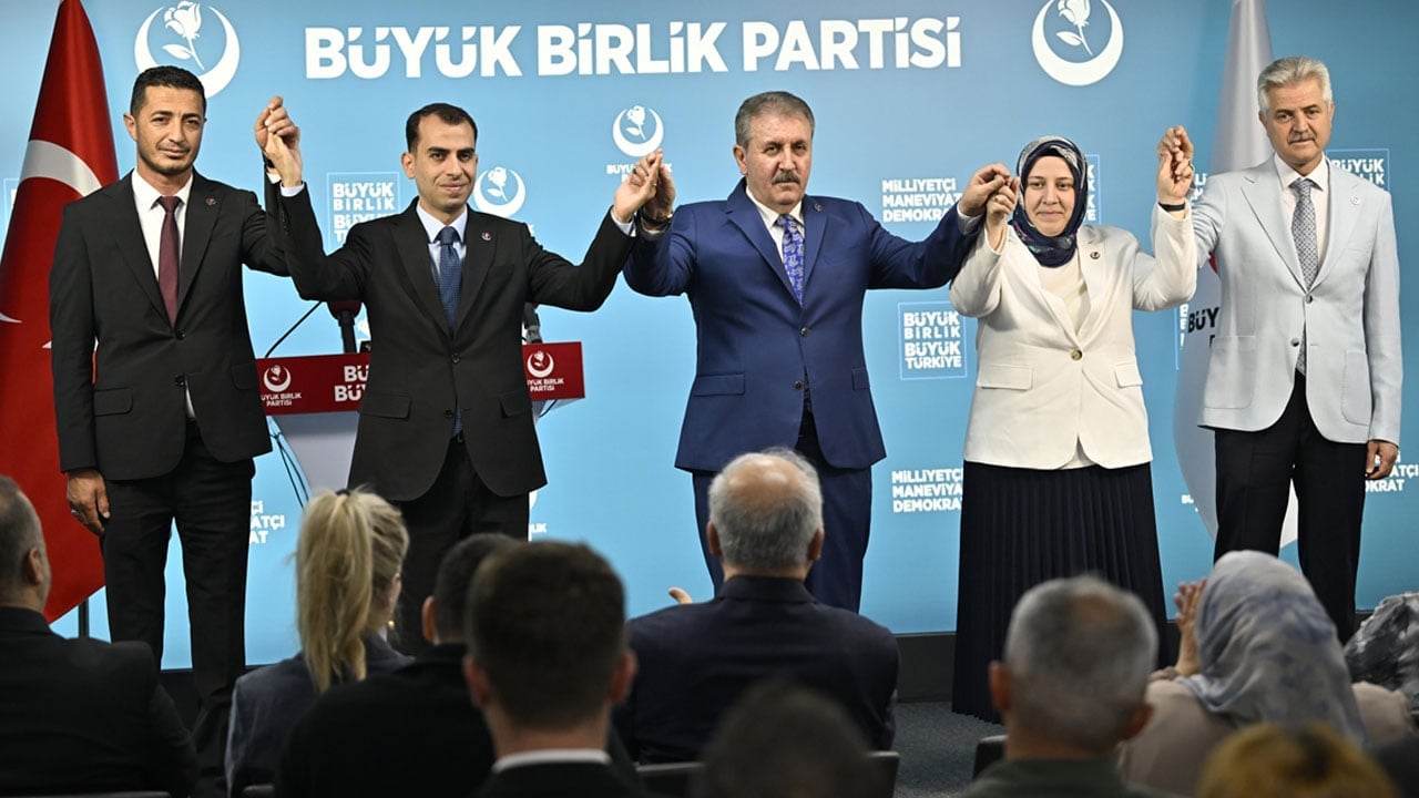 Foto - Destici: Dilini tutmayanın dili susturulur! Mizah konusu yapacağın bir şey kalmadı da sıra Kur'an-ı Kerim'e mi geldi hadsiz