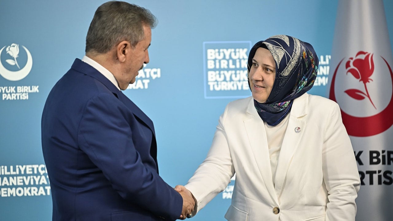 Foto - Destici: Dilini tutmayanın dili susturulur! Mizah konusu yapacağın bir şey kalmadı da sıra Kur'an-ı Kerim'e mi geldi hadsiz