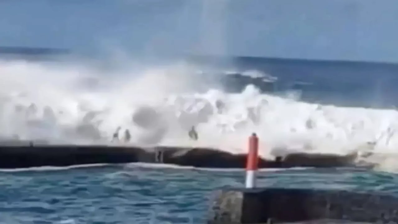 Dev dalgalar facia getirdi: Çok sayıda ölü ve yaralı var