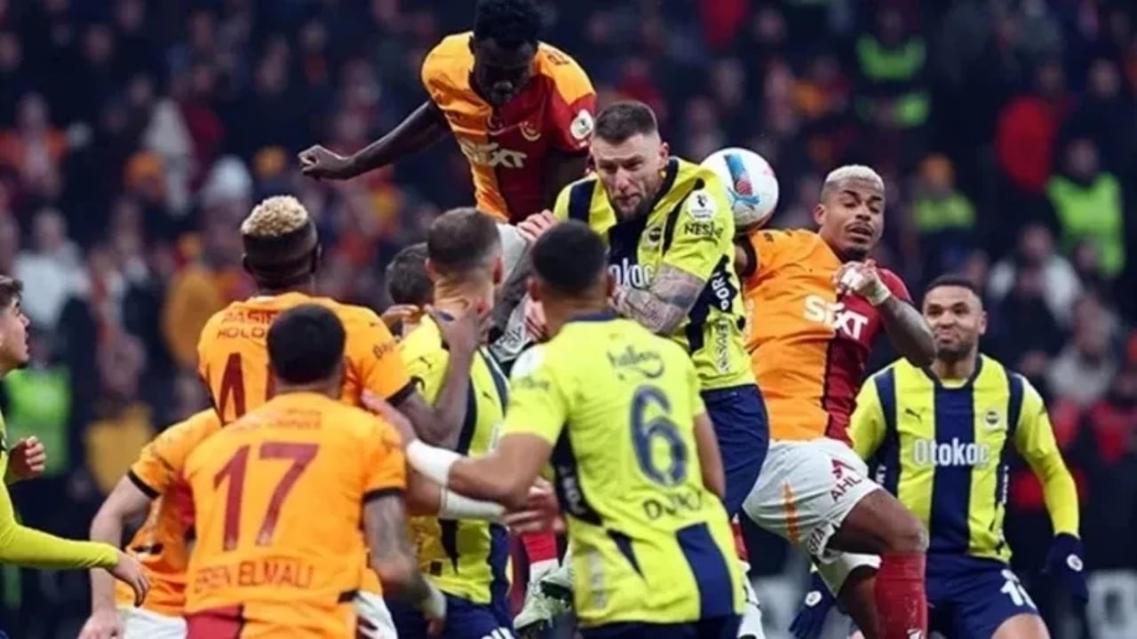 Foto - Dev derbi öncesi Galatasaray’da büyük kriz! Okan Buruk küplere bindi, "köstebek avı" başlatıldı