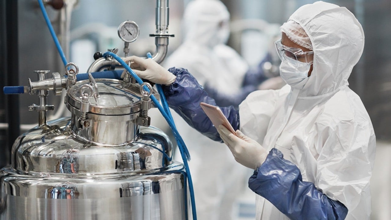 Foto - Dev şirkette kovulan kovulana