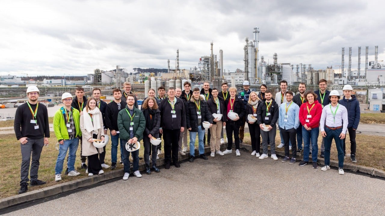 Foto - Dev şirkette kovulan kovulana