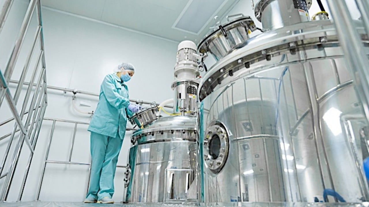 Foto - Dev şirkette kovulan kovulana