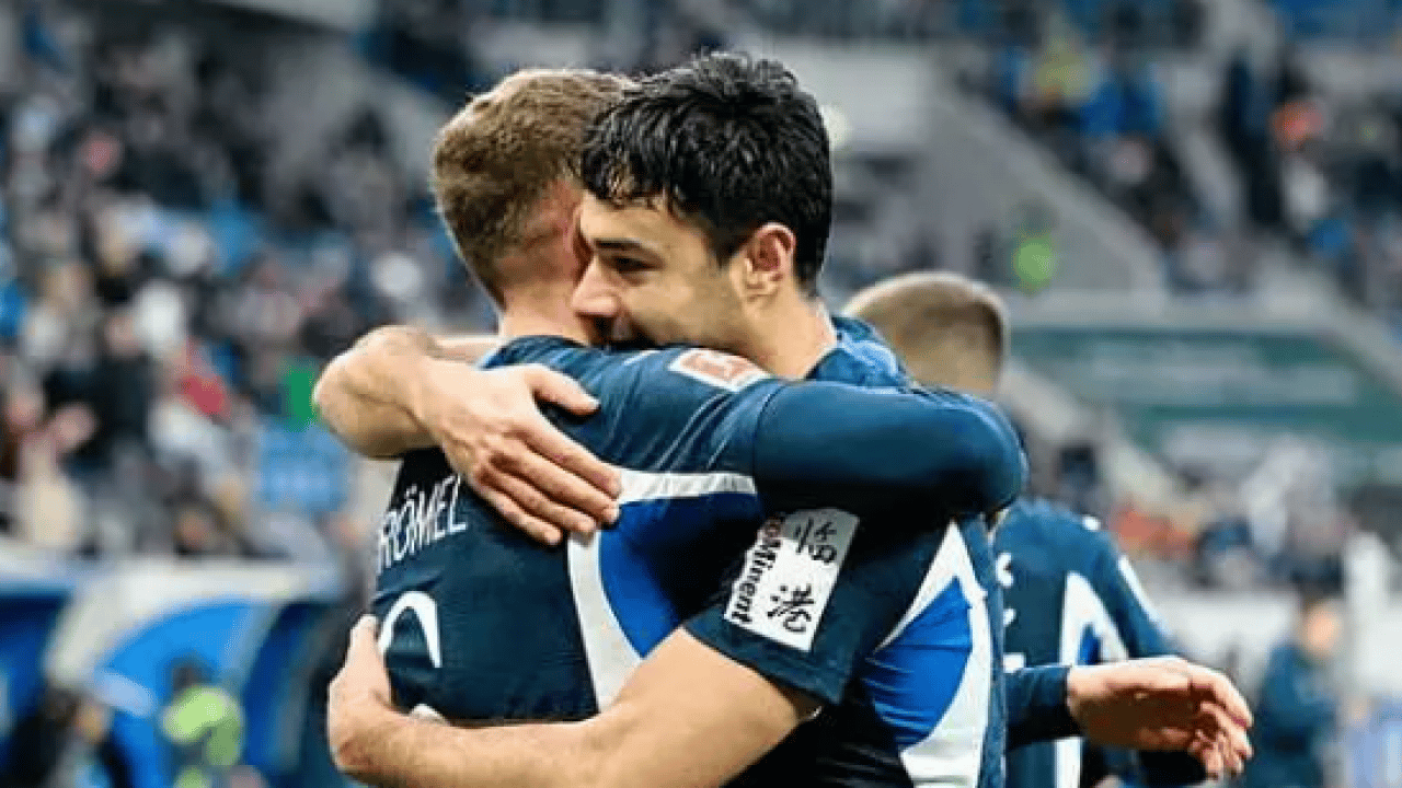 Foto - Devleri peşine takmıştı: Milli futbolcu Alman vatandaşlığına geçiyor!