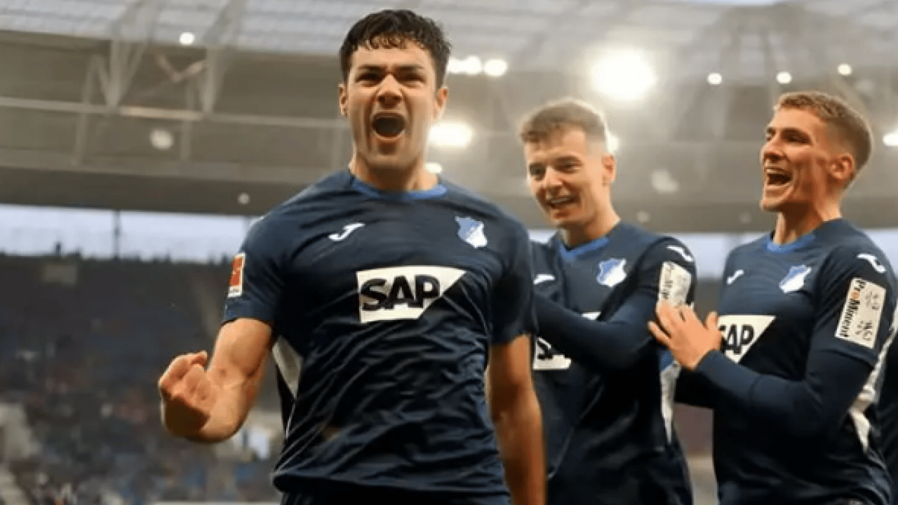 Foto - Devleri peşine takmıştı: Milli futbolcu Alman vatandaşlığına geçiyor!