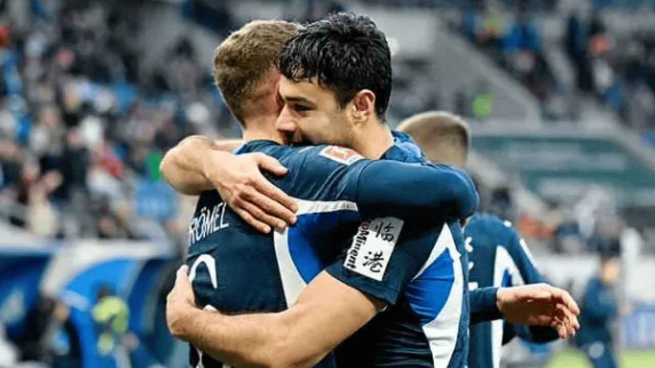 Foto - Devleri peşine takmıştı: Milli futbolcu Alman vatandaşlığına geçiyor!