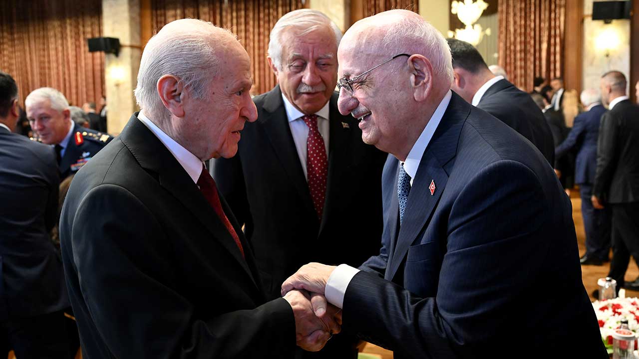 Foto - Devlet Bahçeli'nin rozetine dikkat! 