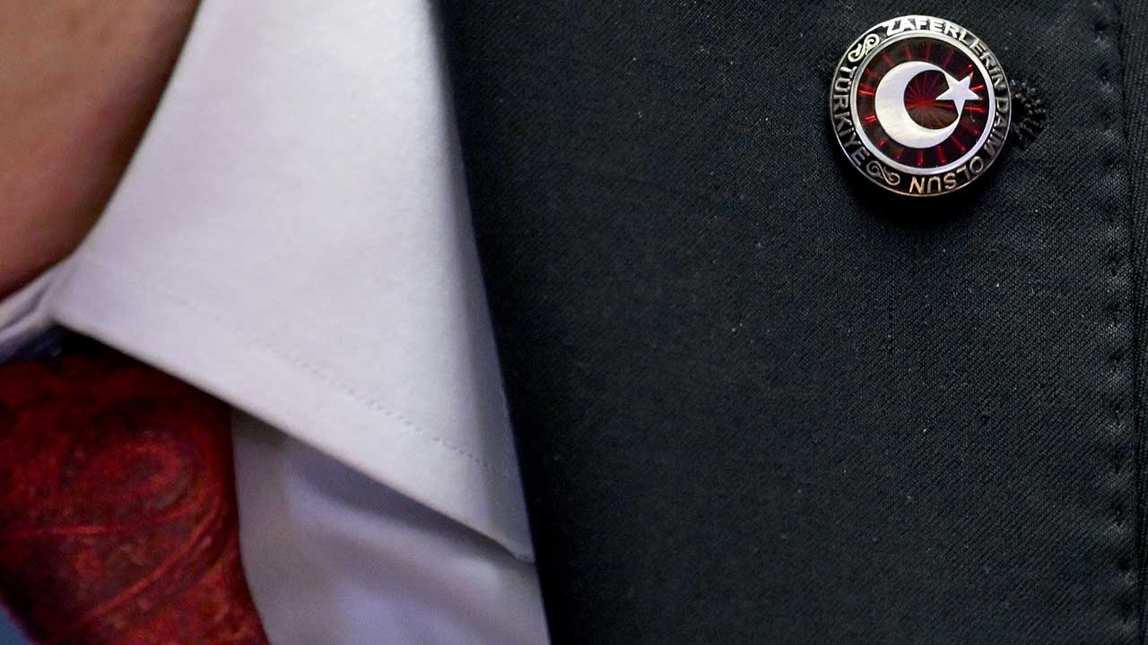 Foto - Devlet Bahçeli'nin rozetine dikkat! 