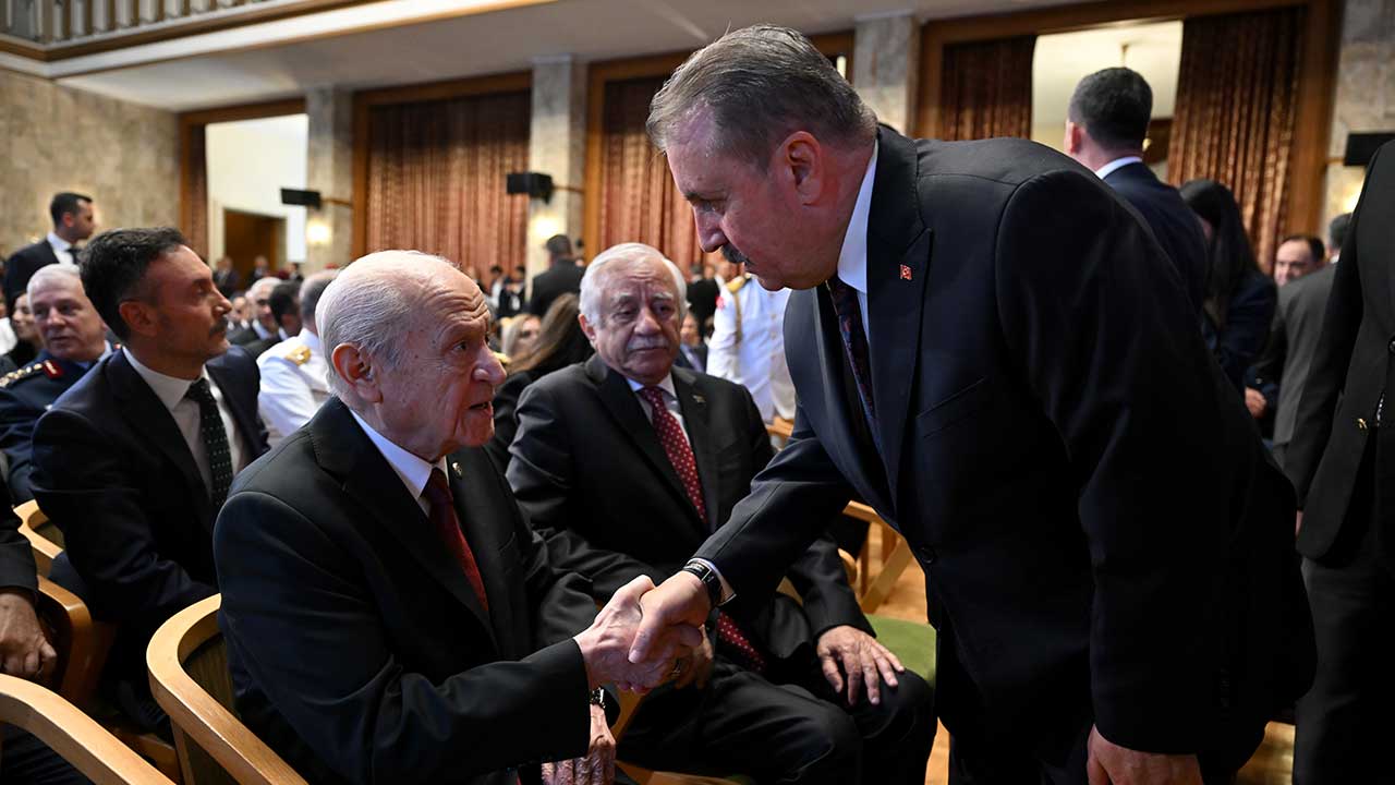 Foto - Devlet Bahçeli'nin rozetine dikkat! 