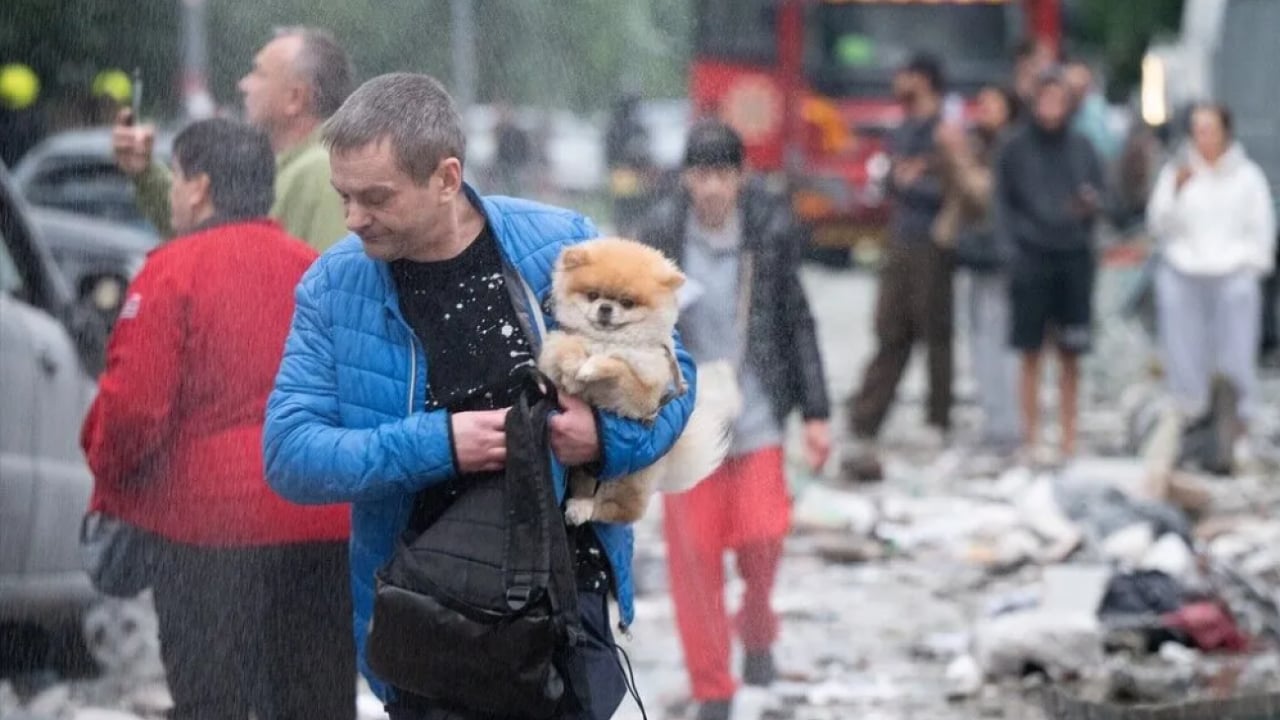 Foto - Devlet Başkanı Türkiye'ye gelecekti... Ülkesinin başkenti füze yağmuruna tutuldu! Ölü sayısı artıyor