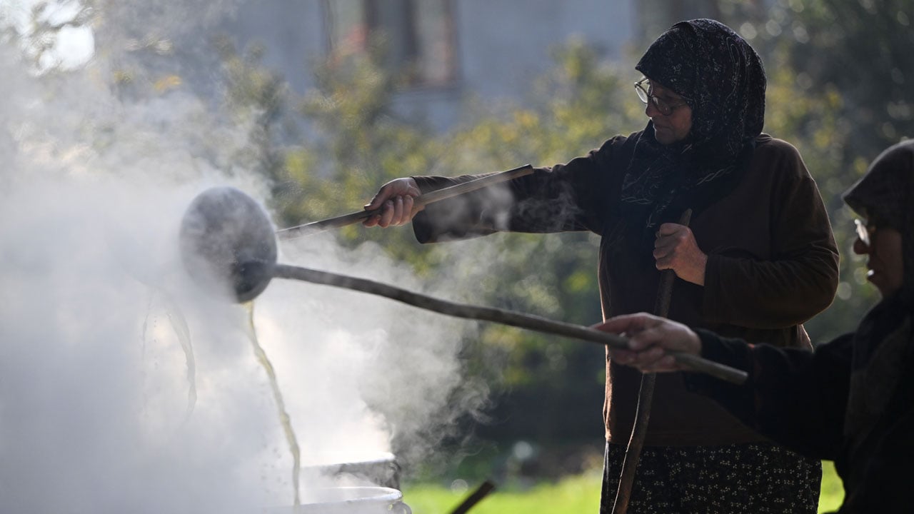 Foto - Devlet desteğiyle başladı, markasını kurdu! Düzceli kadın yılda 1 ton pekmez üretiyor