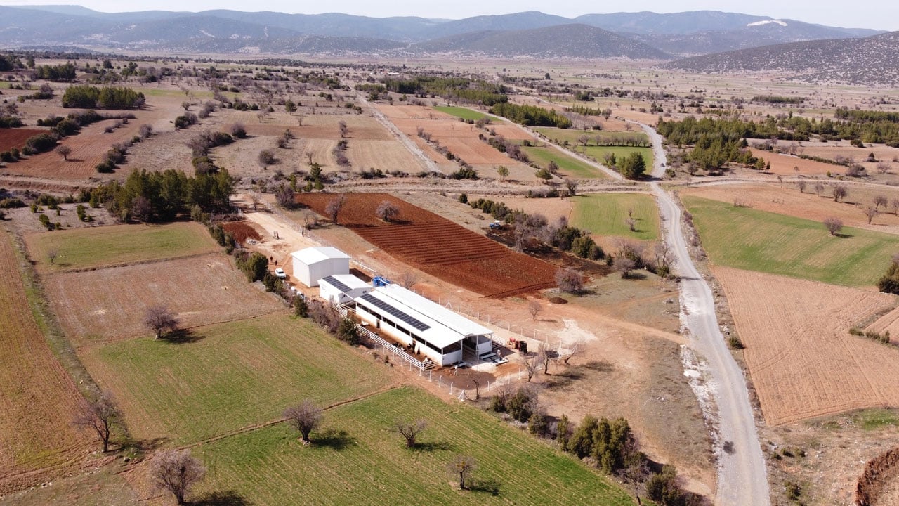 Foto - Devlet desteğiyle hayalini gerçekleştirdi! 5 inekle başladığı işi çiftliğe dönüştürdü