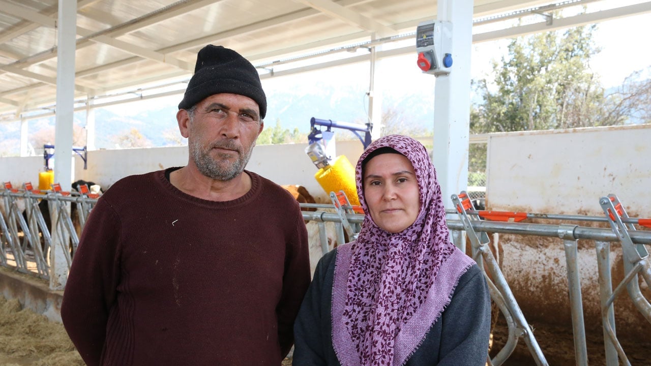 Foto - Devlet desteğiyle hayalini gerçekleştirdi! 5 inekle başladığı işi çiftliğe dönüştürdü