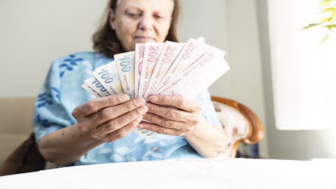 Foto - Devlet emeklinin yükünü sırtladı! Kasada otomatik yüzde 50 indirim başlıyor