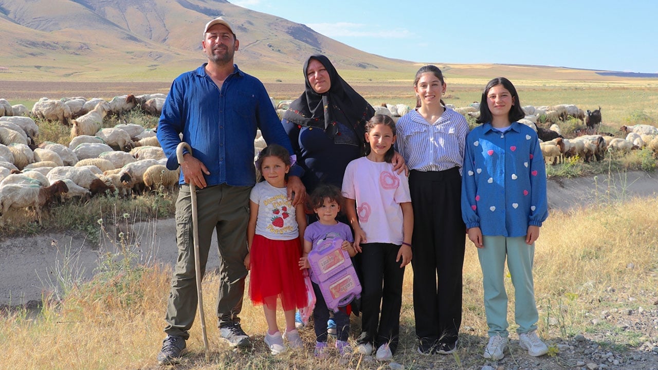 Foto - Devletin kadın çiftçiye verdiği 40 koyun 400’e çıktı: Allah devletimize zeval vermesin
