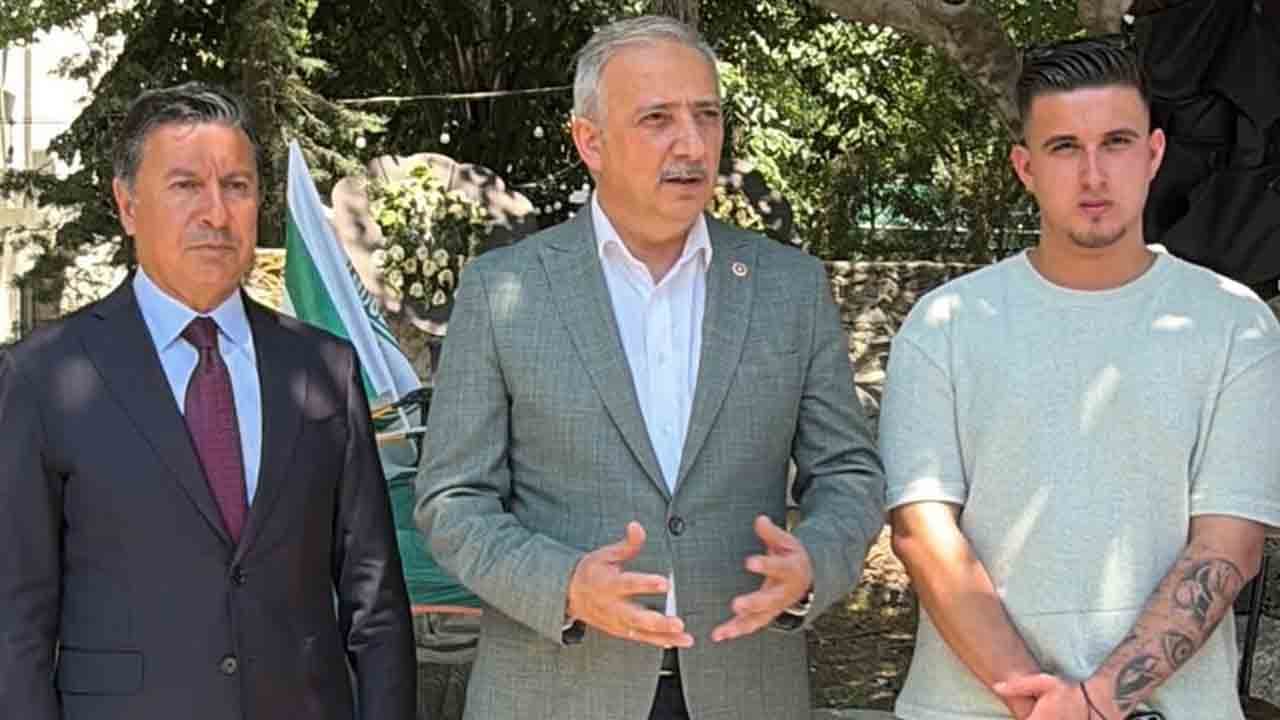 Devreye belediye başkanı ve milletvekili girdi Ya başkanlık ya açlık grevi