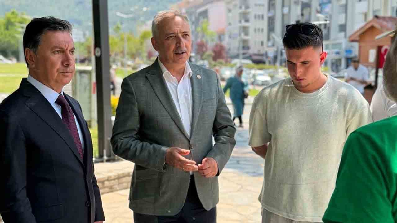 Foto - Devreye belediye başkanı ve milletvekili girdi Ya başkanlık ya açlık grevi