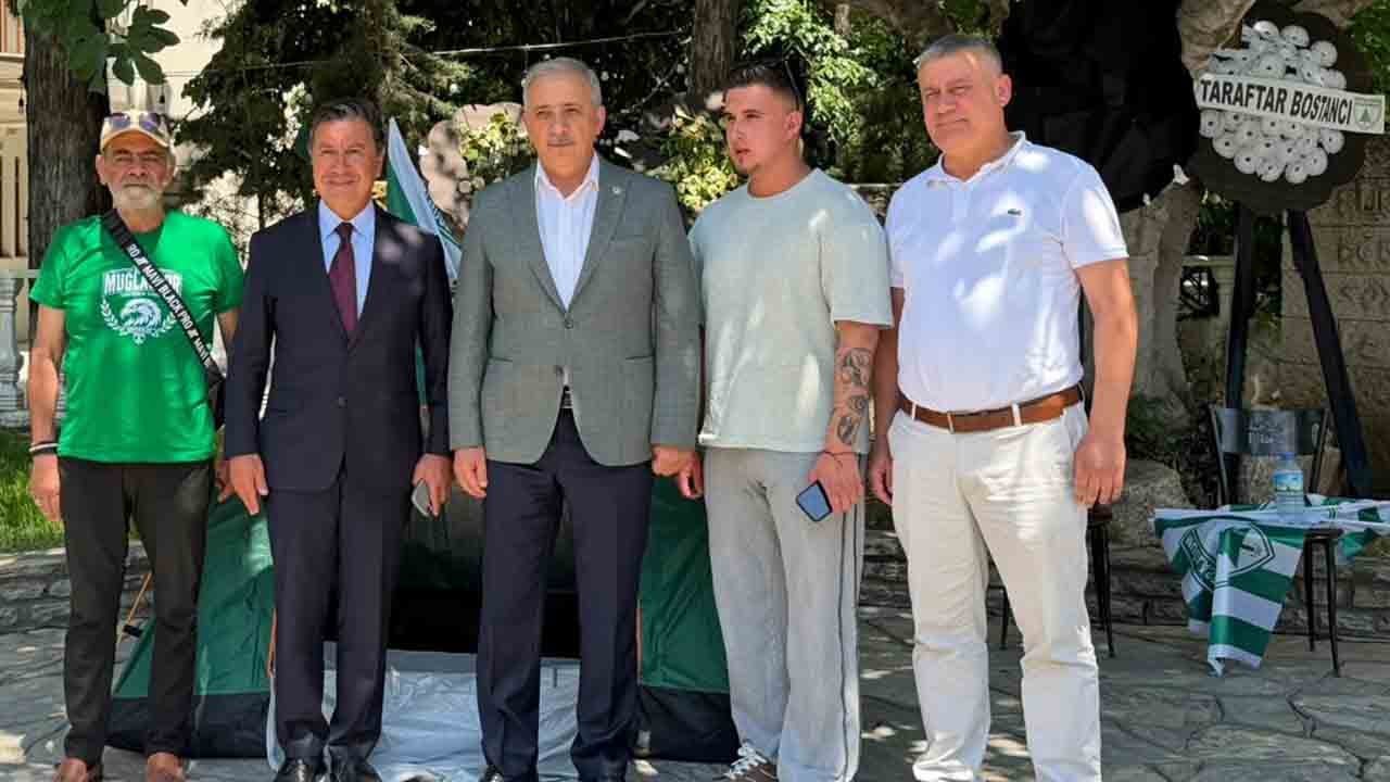 Foto - Devreye belediye başkanı ve milletvekili girdi Ya başkanlık ya açlık grevi