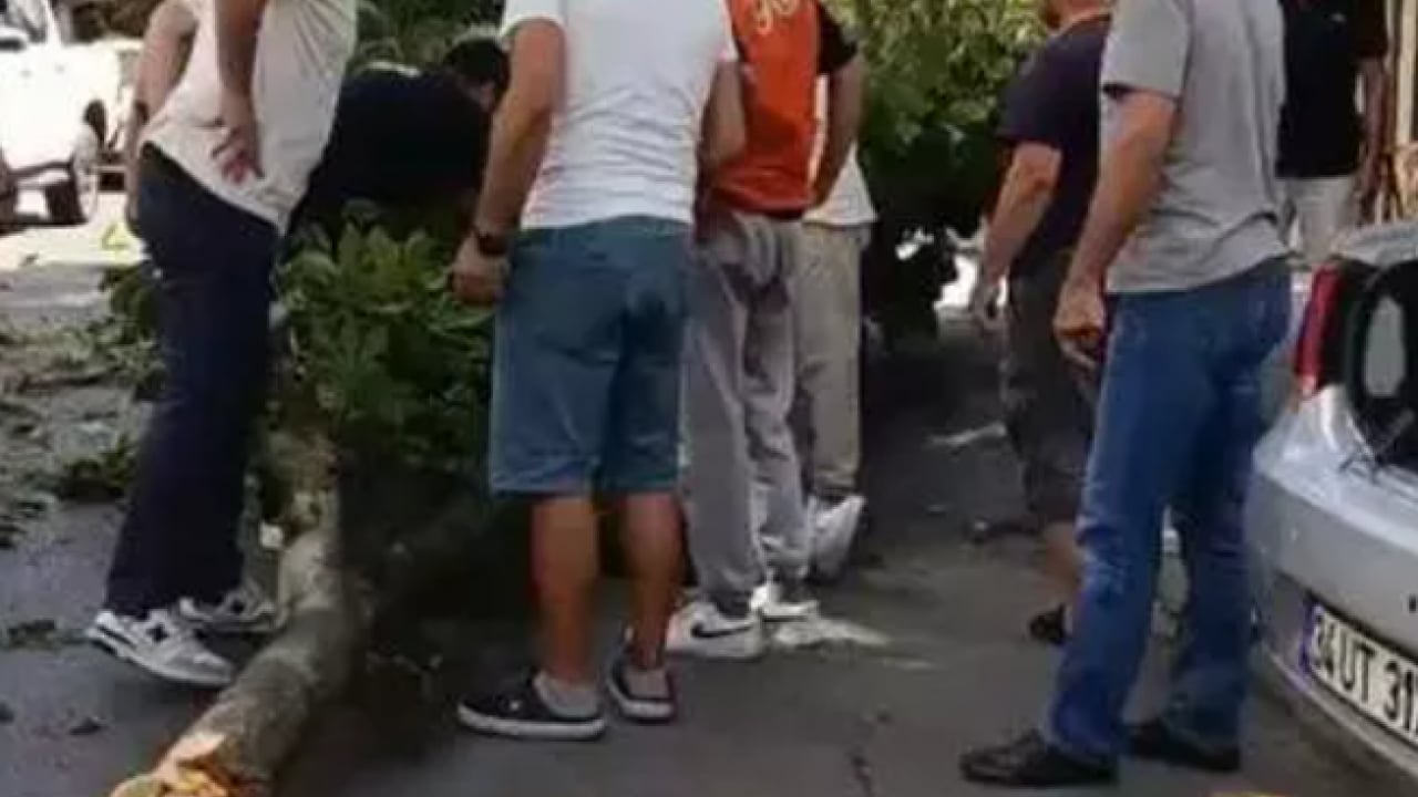 Foto - Devrilen ağacın altında kaldı: Genç oyuncu 4 aydır yoğun bakımda!