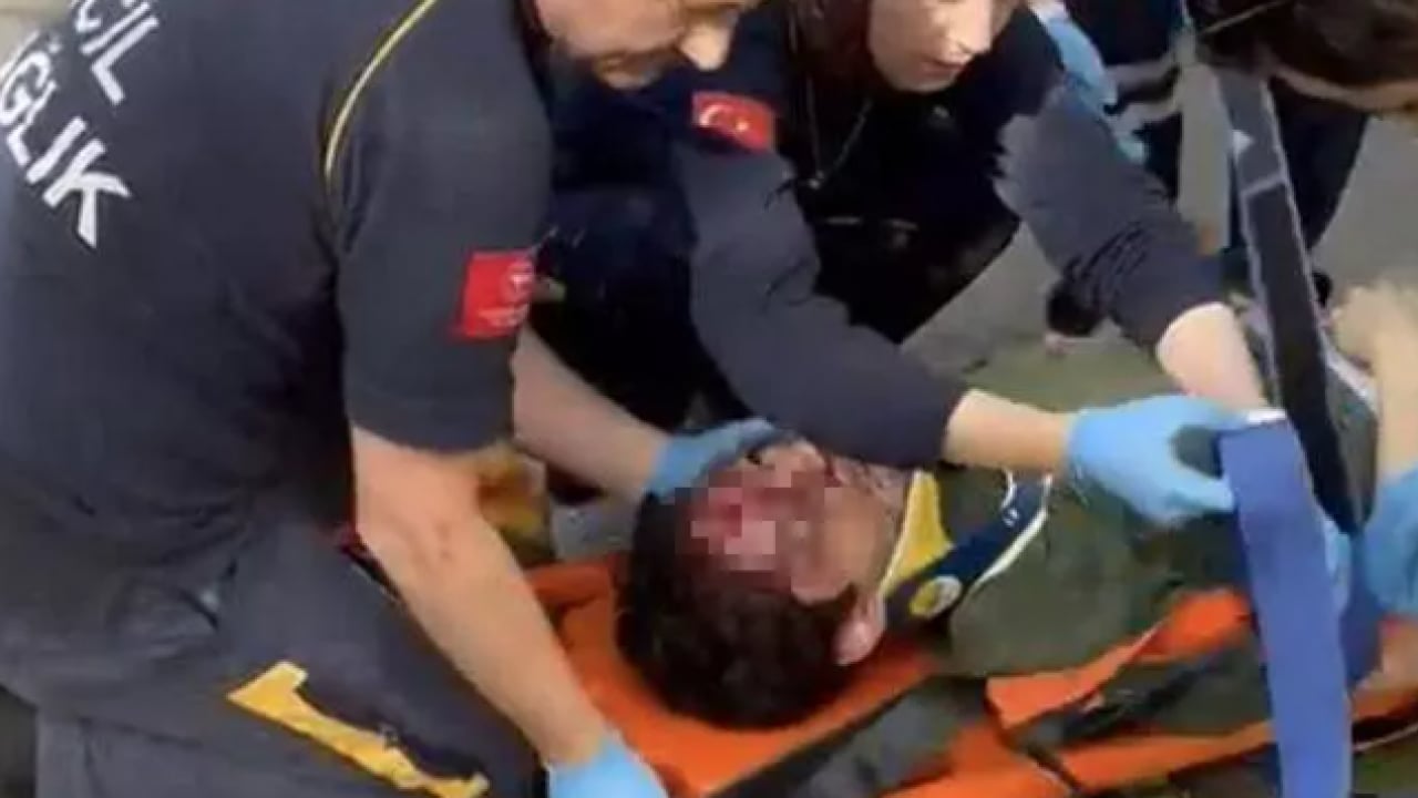 Foto - Devrilen ağacın altında kaldı: Genç oyuncu 4 aydır yoğun bakımda!