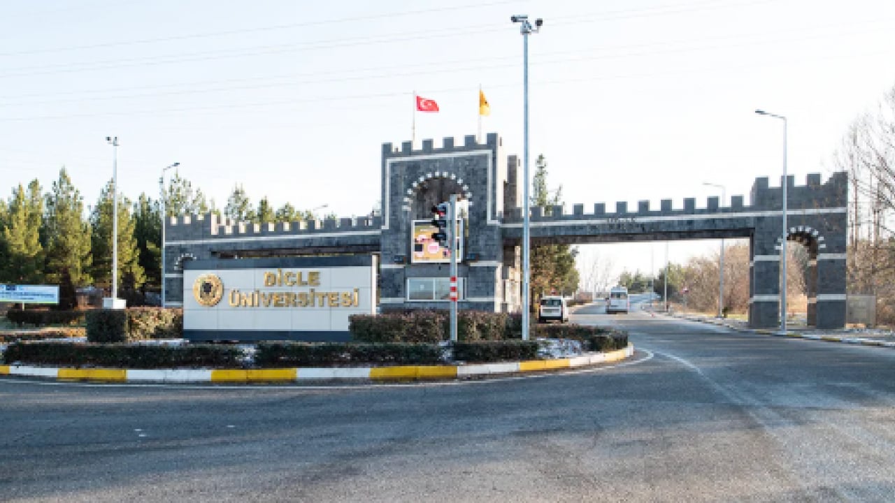 Foto - Dicle Üniversitesinden 'Milli Teknoloji' hamlesi! Geleceğin mucitleri burada yetişecek!