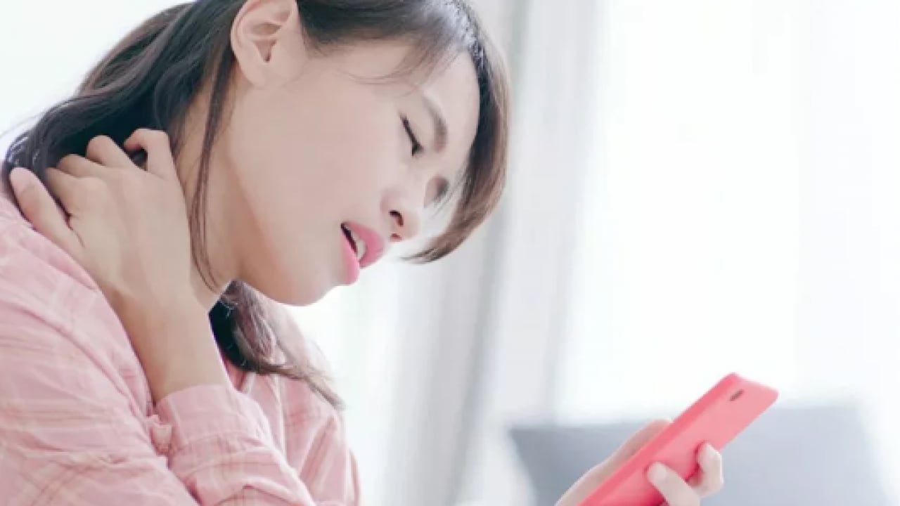 Foto - Dijital cihaz çoğaldıkça... Postür bozukluğuna yol açan sendrom: Tekno boyun nedir?