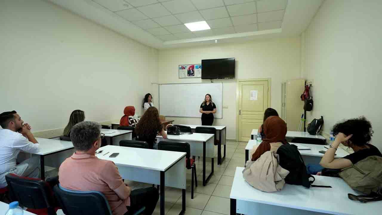 Dil öğrenenlere büyük fırsat: KAYMEK'ten ücretsiz pratik imkanı