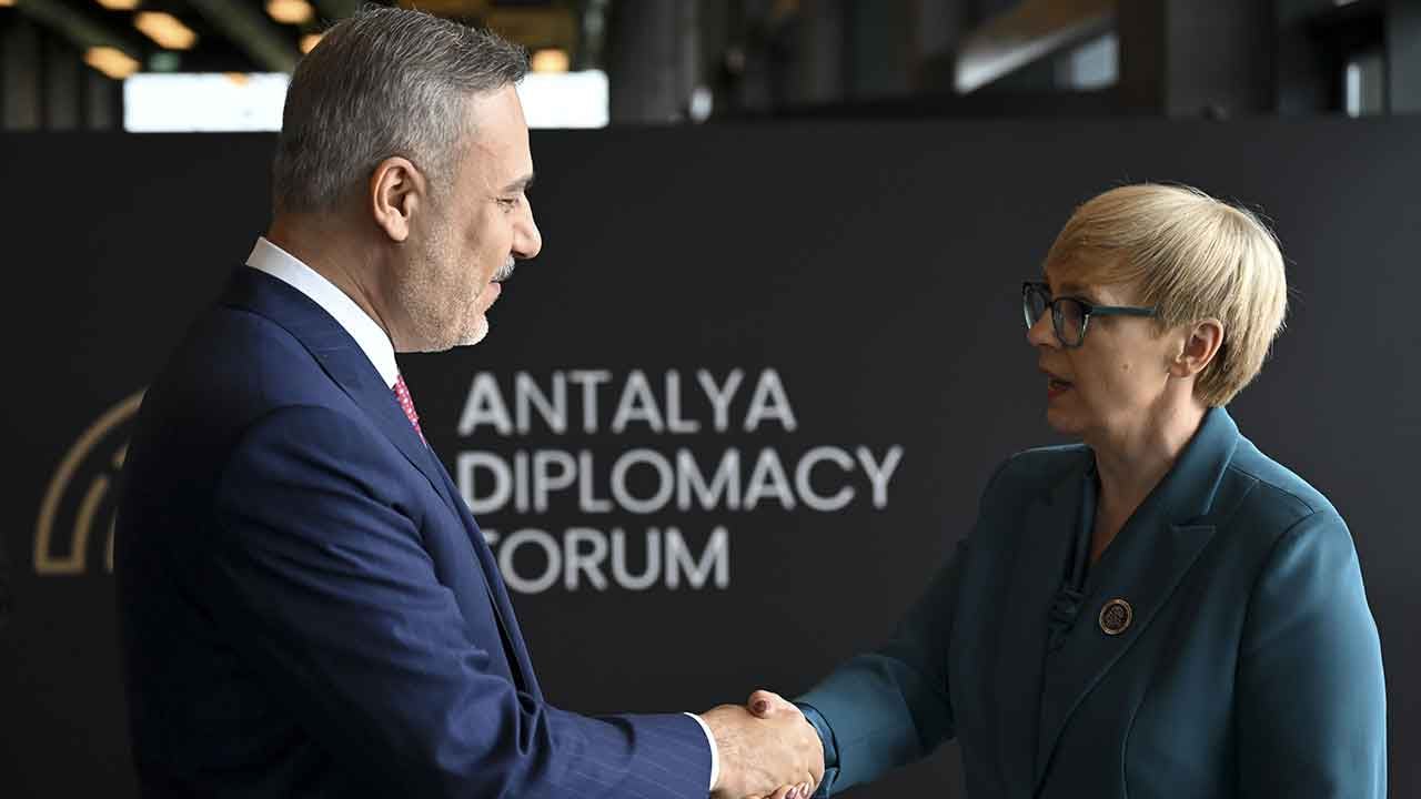 Foto - Diplomasinin kalbi Antalya'da atıyor