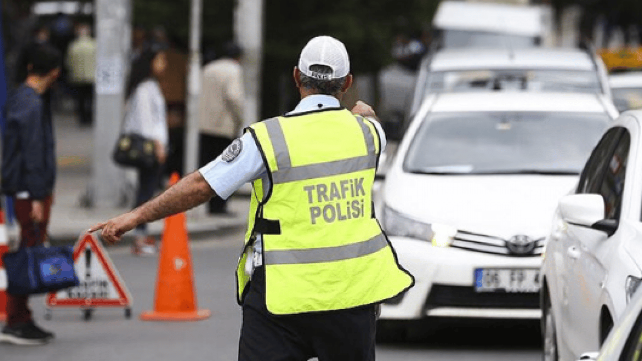 Direksiyon başında bunu yapan yandı! Ehliyet elden gidiyor!