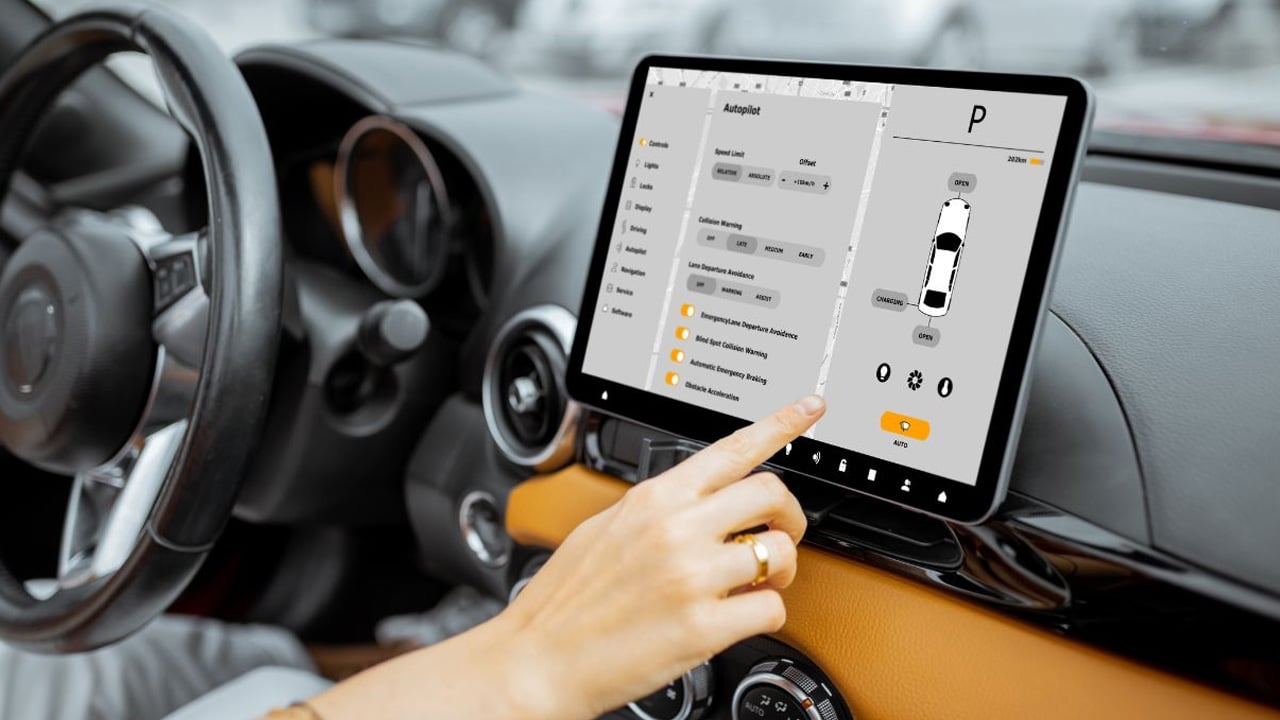 Foto - Direksiyon başında dokunmatik tehlikesi! Fiziksel tuşu olmayan otomobil 5 yıldızı unutsun