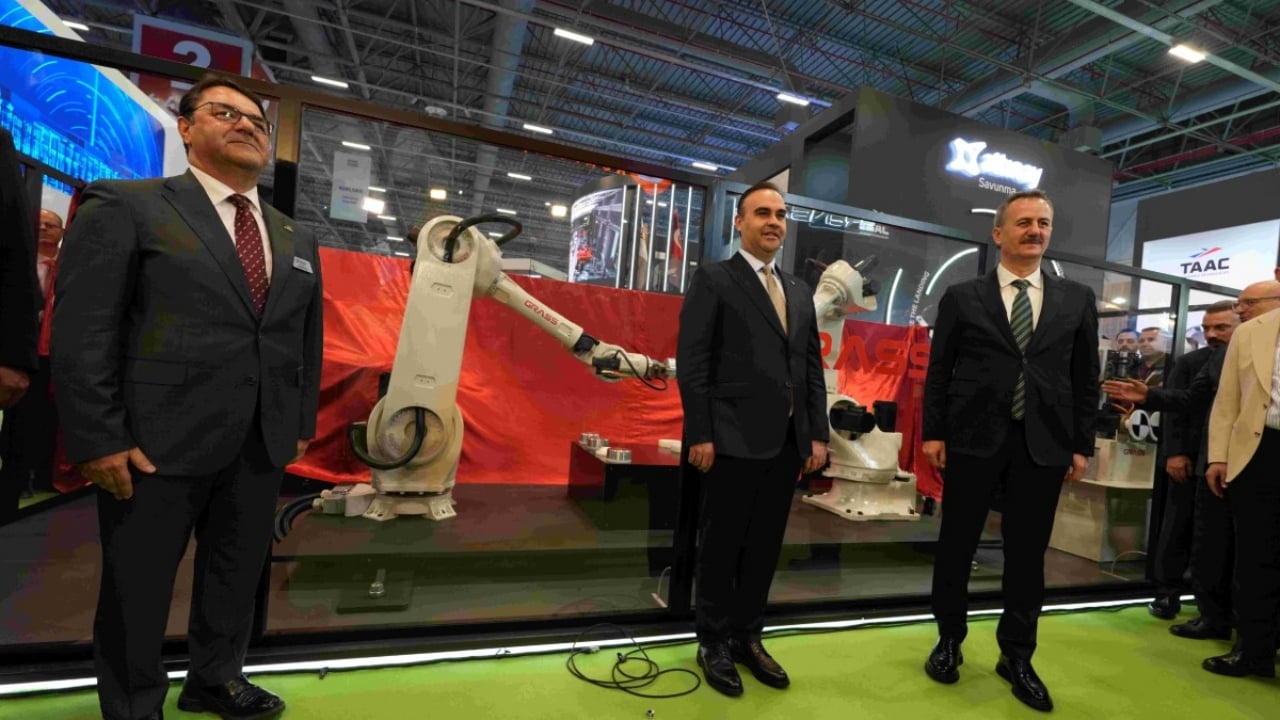 Foto - Dışa bağımlılığa son: İşte Türkiye’nin kendi yazılım ve motoruyla ürettiği dev robotlar