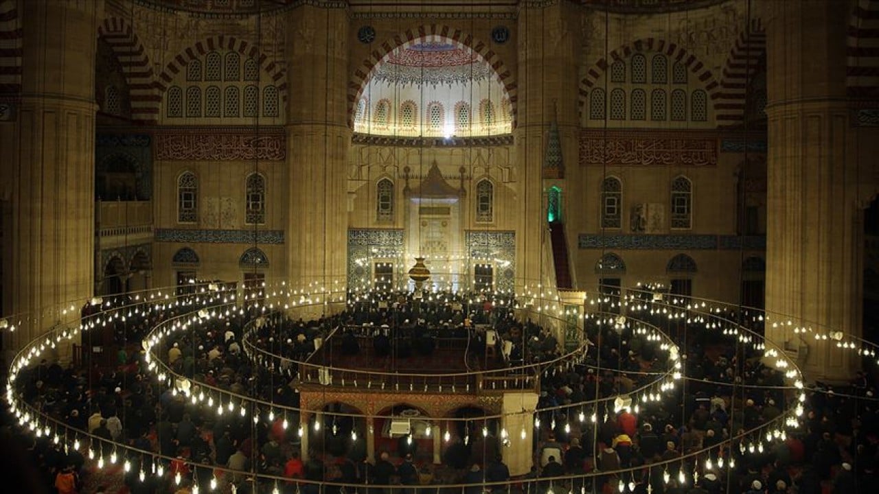 Foto - Diyanet İşleri Başkanı Arpaguş'tan Kadir Gecesi mesajı: Bu gece yapılacak en büyük amel…