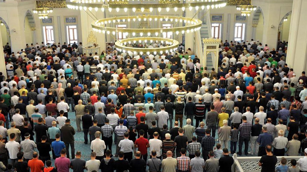 Foto - Diyanet'ten açıklama geldi! İşte il il bayram namazı saatleri