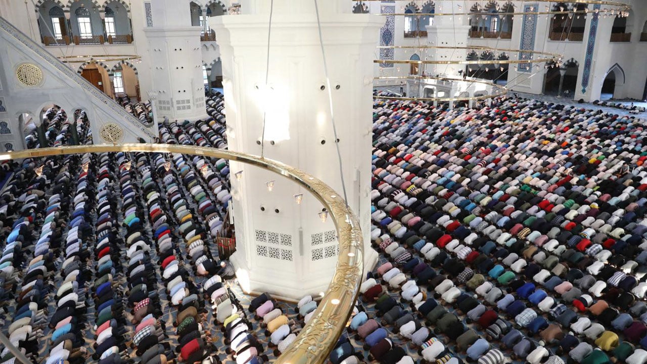 Foto - Diyanet'ten açıklama geldi! İşte il il bayram namazı saatleri