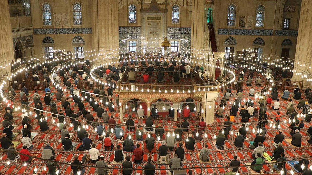 Foto - Diyanet'ten açıklama geldi! İşte il il bayram namazı saatleri