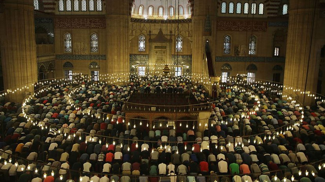 Foto - Diyanet'ten açıklama geldi! İşte il il bayram namazı saatleri