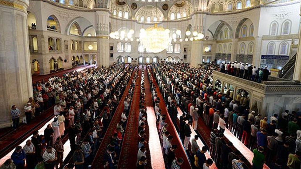Foto - Diyanet'ten açıklama geldi! İşte il il bayram namazı saatleri