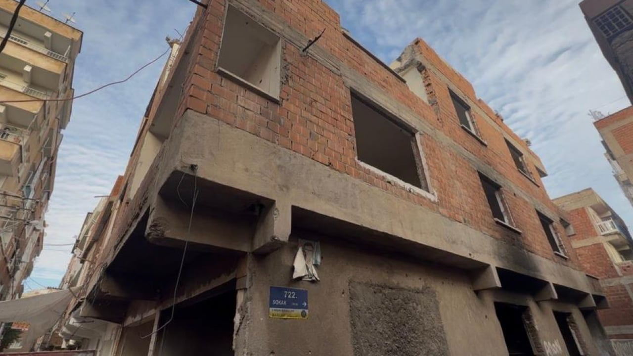 Foto - Diyarbakır’da ağır hasarlı binada yıkım faciası: İşçi molozların altında kaldı