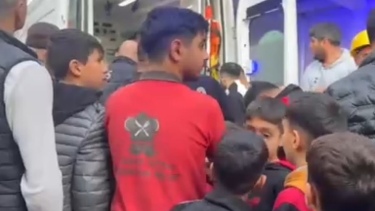 Foto - Diyarbakır’da ağır hasarlı binada yıkım faciası: İşçi molozların altında kaldı