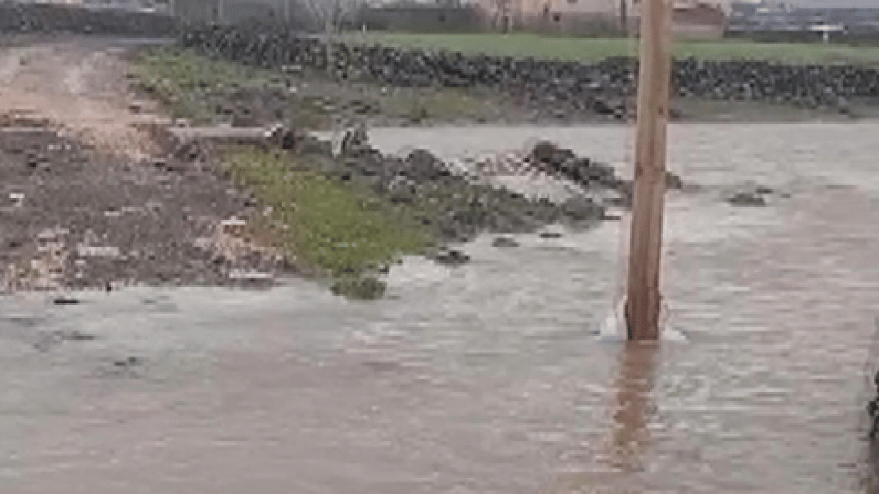 Diyarbakır'da sağanak felaketi: Dere taştı, ulaşım felç oldu