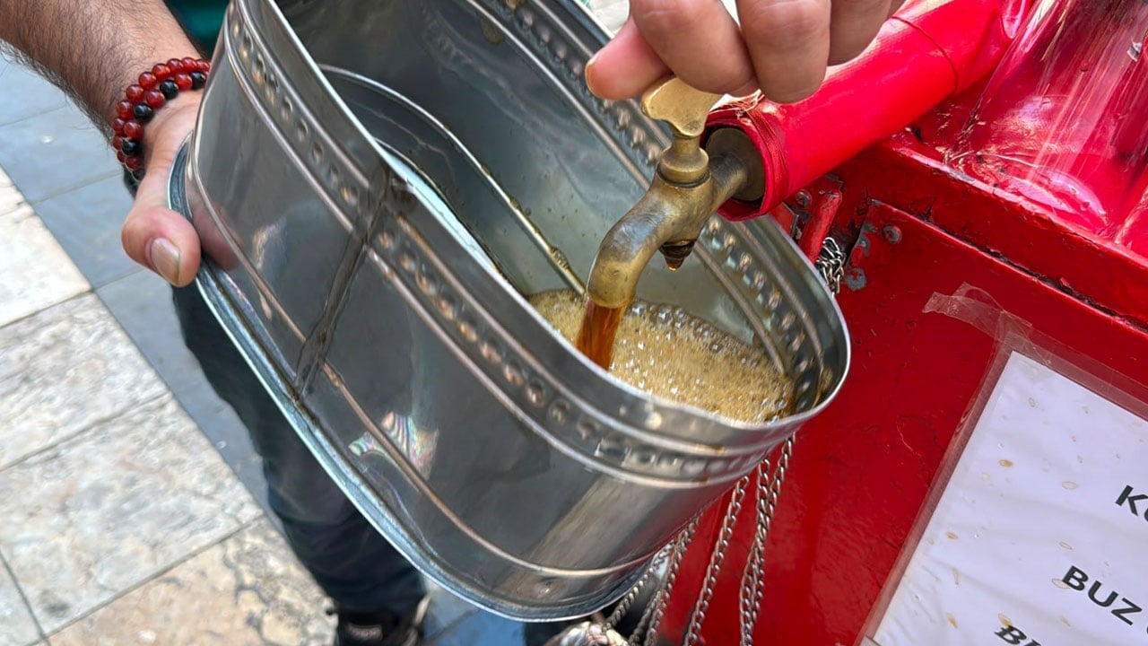 Foto - Diyarbakırlılar sıcağa böyle dayanıyor! 2 bardağı 20 bardak suya bedel