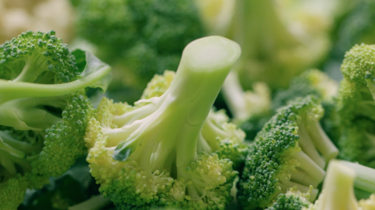 Foto - Diyet lifi açısından... Çöpe atılıyor, asıl vitamin sapında: Bağırsakları yağlıyor, şişliği indiriyor