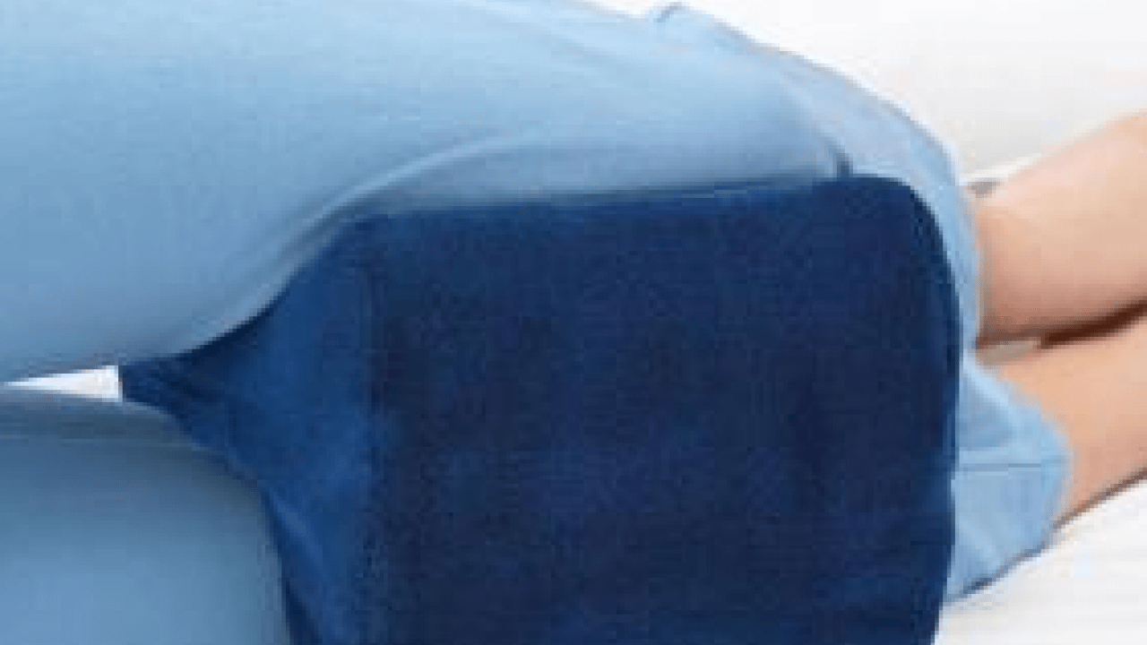 Foto - Dizlerinizin arasına yastık koyup uyuyorsanız ne olur biliyor musunuz? Sırtını güçlendirmek için fayda eden hareket! 